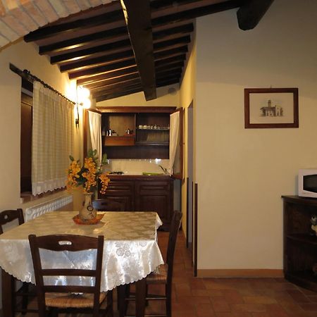 Agriturismo Casale Delle Lucrezie Тоди Экстерьер фото