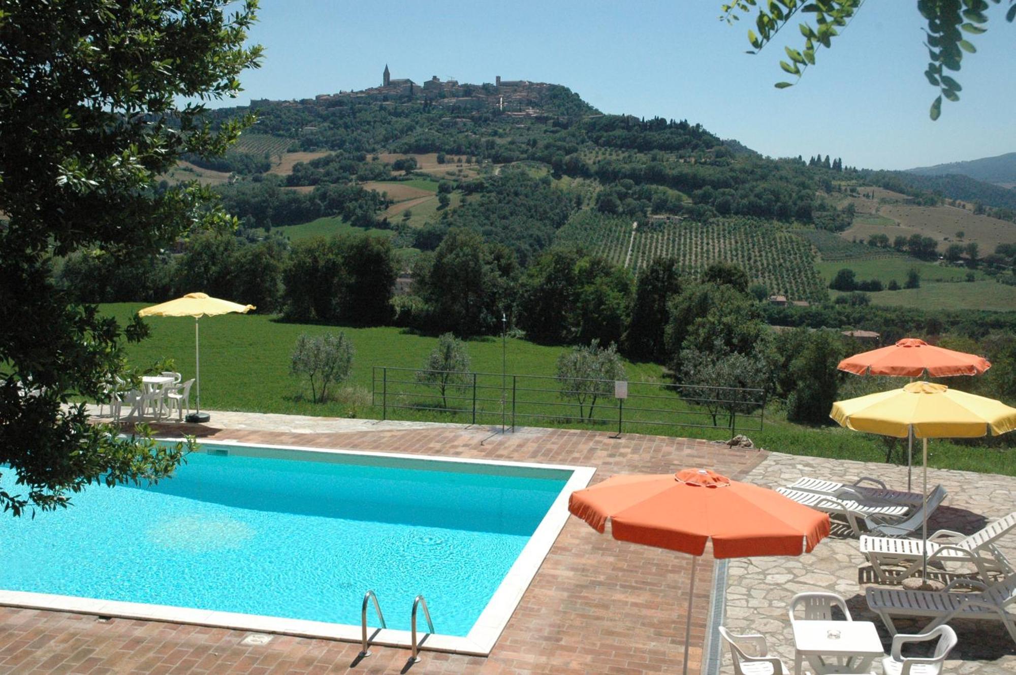 Agriturismo Casale Delle Lucrezie Тоди Экстерьер фото