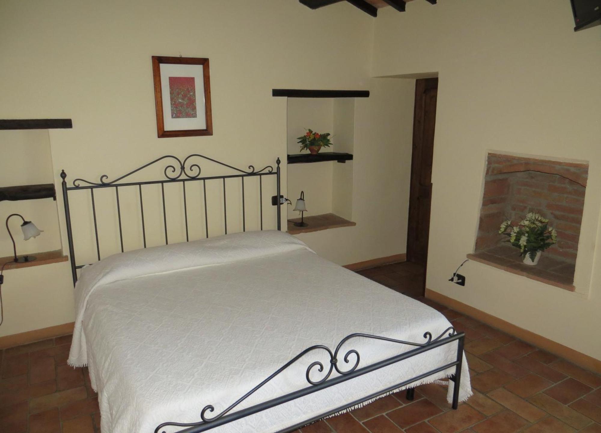 Agriturismo Casale Delle Lucrezie Тоди Экстерьер фото